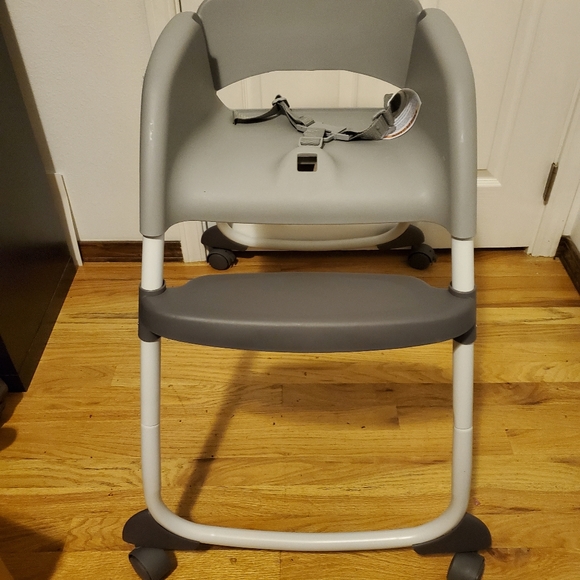 Ingenuity High Chair 3 in 1 - Picture 3 of 6